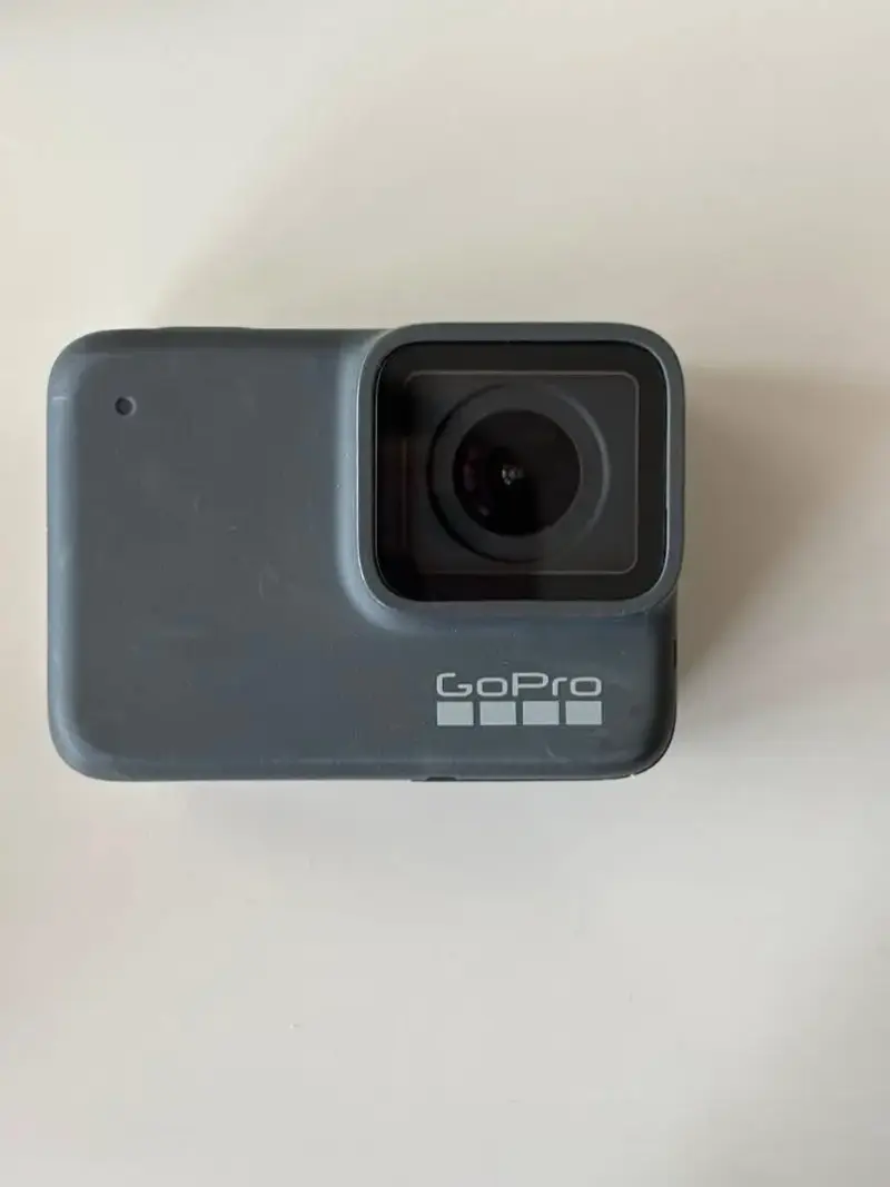Cámara GoPro 7 silver con accesorios y trípode - 2