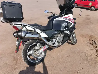 Honda Varadero 1000cc 2012 con extras - miniatura 2