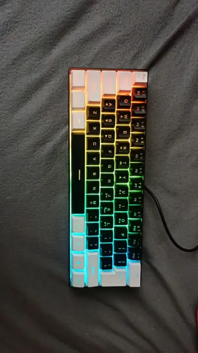 Teclado mecánico RGB compacto retroiluminado - miniatura 1