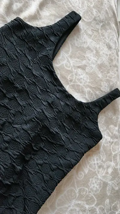 Body negro texturizado para mujer - miniatura 2