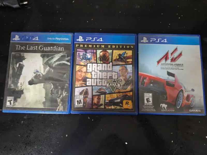 Juegos PS4:GTA V, Assetto Corsa, The last guardian