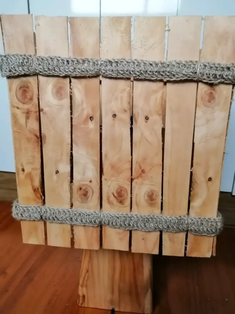 Lámpara  artesanal de madera de Ciprés - 4