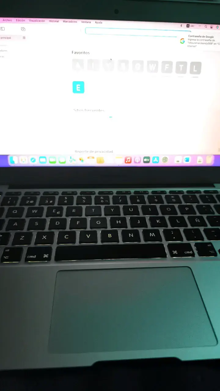MacBook Air con cargador original - 3