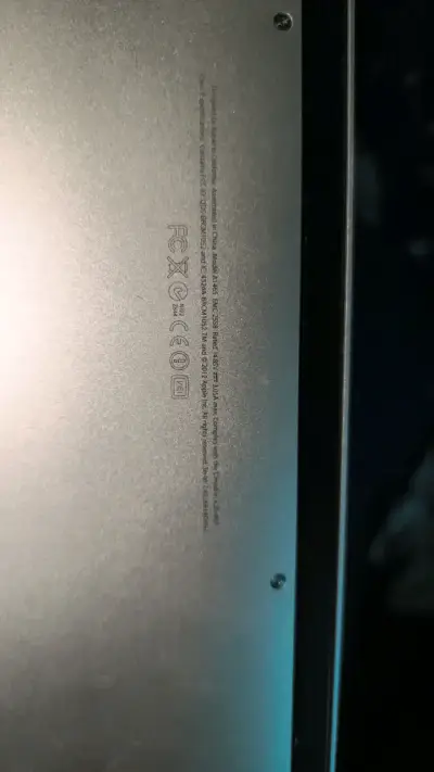 MacBook Air con cargador original - miniatura 4