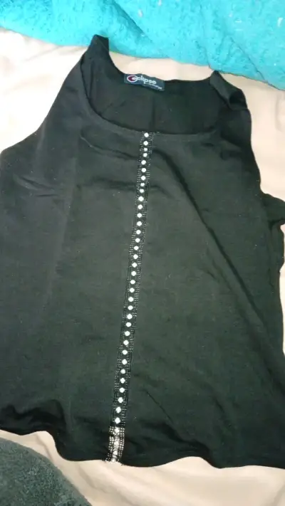 Polera negra con detalles brillantes Eclipse - miniatura 1