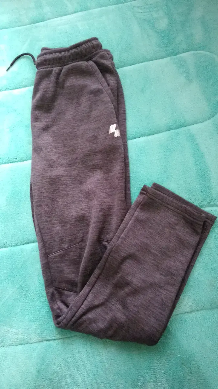 Pantalones deportivos grises - 2