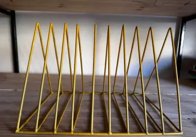 Organizador de libros dorado metálico - miniatura 1