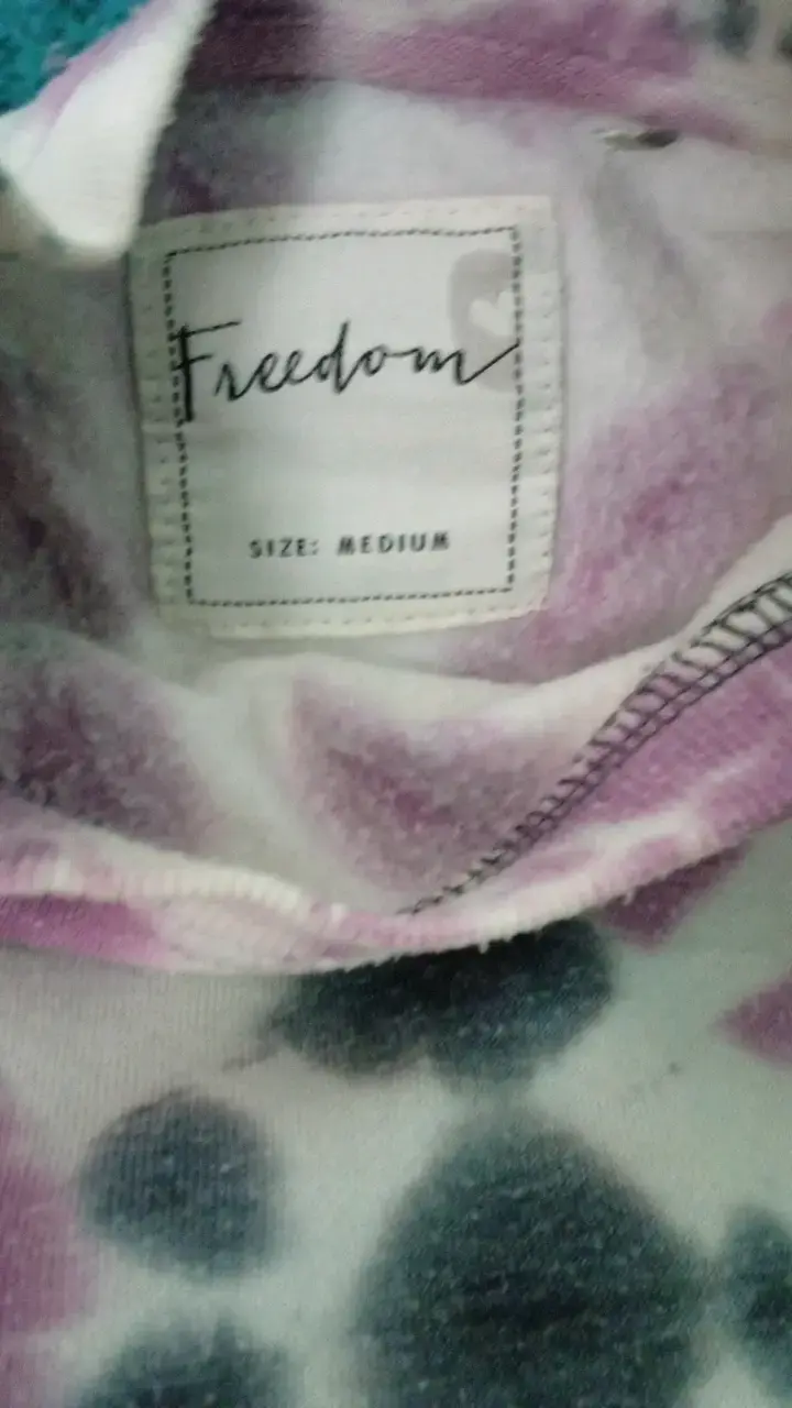 Polerón tie-dye unisex en tonos morados - 2