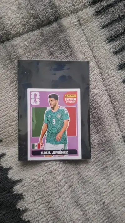 Lámina Panini Raúl Jiménez FIFA Extra - miniatura 1