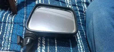 Espejo retrovisor lateral para auto - miniatura 1