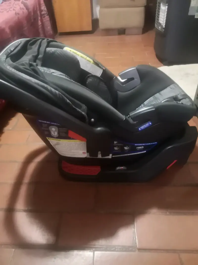 Silla de auto para bebé gris con capota - 3