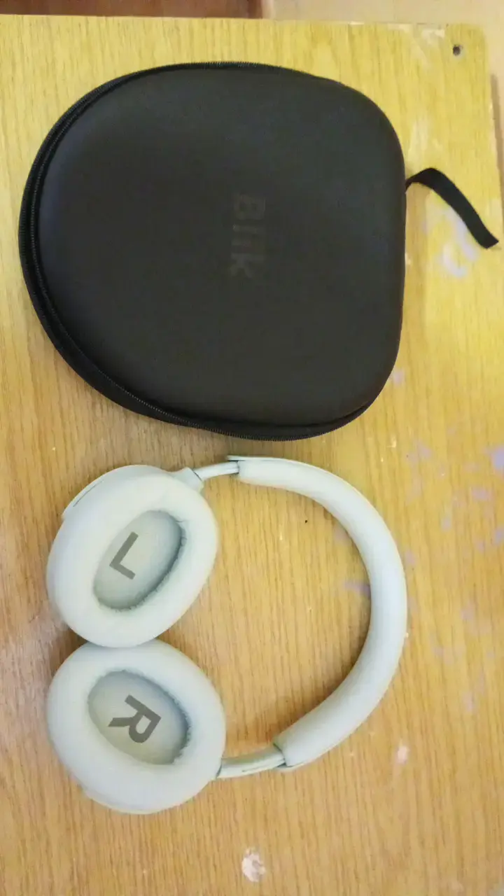 Auriculares inalámbricos verdes con estuche - 2