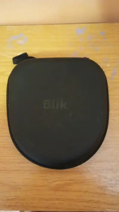 Auriculares inalámbricos verdes con estuche - miniatura 4