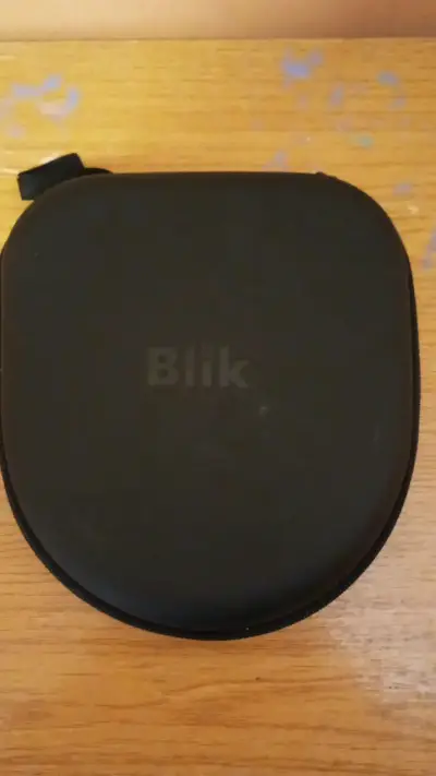 Auriculares inalámbricos verdes con estuche - miniatura 5