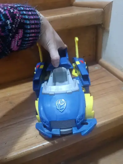 Auto de juguete azul de pow patrol - miniatura 3