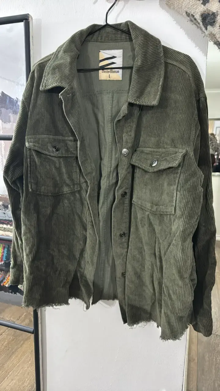 Chaqueta de pana verde oliva para mujer