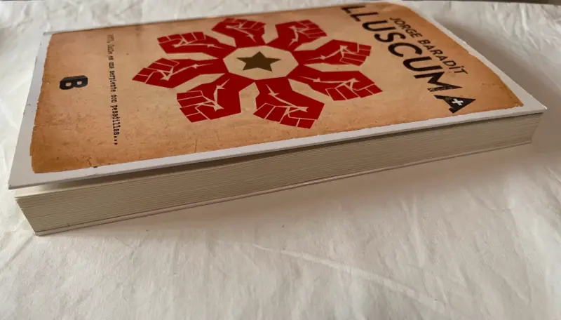 Libro 1era Ed. 'Lluscuma' de Jorge Baradit - 4