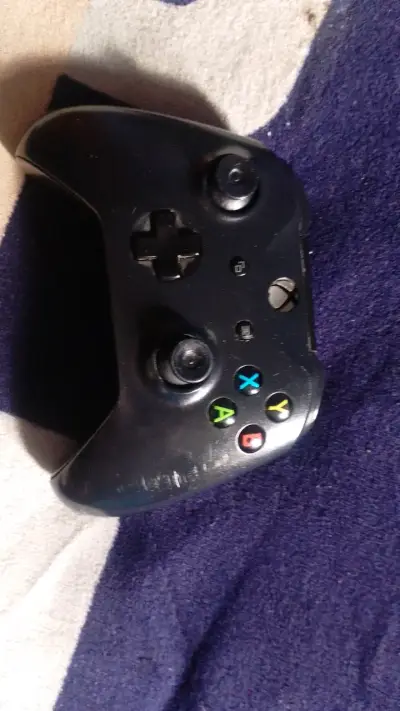 Control inalámbrico para Xbox One negro para repue - miniatura 1