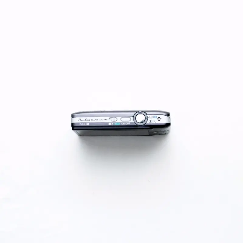 Canon PowerShot ELPH 100 HS - 4