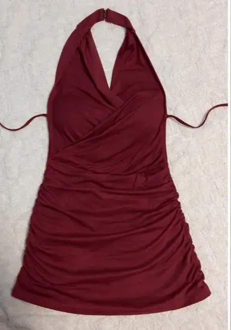 Vestido corto rojo escote halter - 1