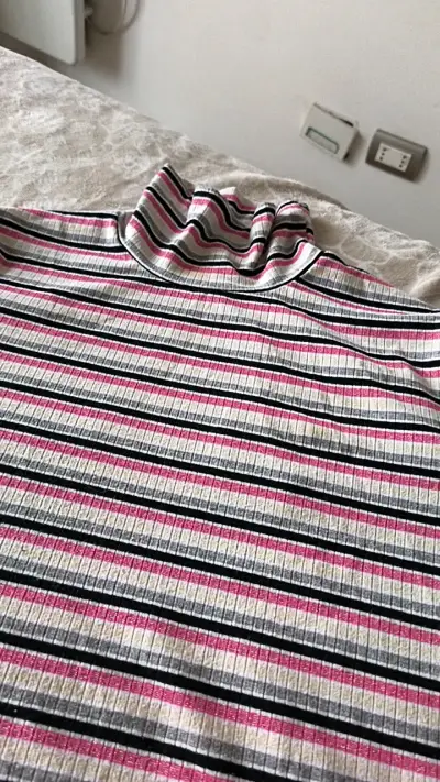 Polera de cuello alto a rayas multicolor - miniatura 2