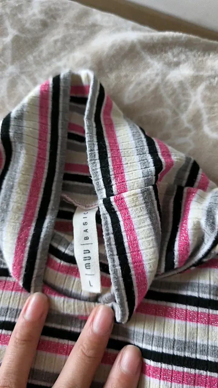 Polera de cuello alto a rayas multicolor - 3