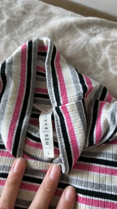 Polera de cuello alto a rayas multicolor - miniatura 3