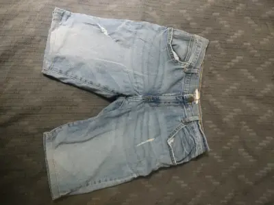 Shorts de mezclilla desgastados wangler - miniatura 1