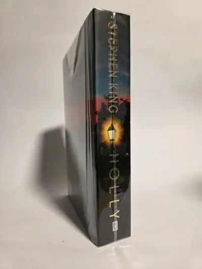 Libro 'Holly' de Stephen King - miniatura 3