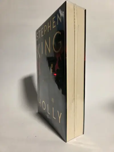 Libro 'Holly' de Stephen King - miniatura 6