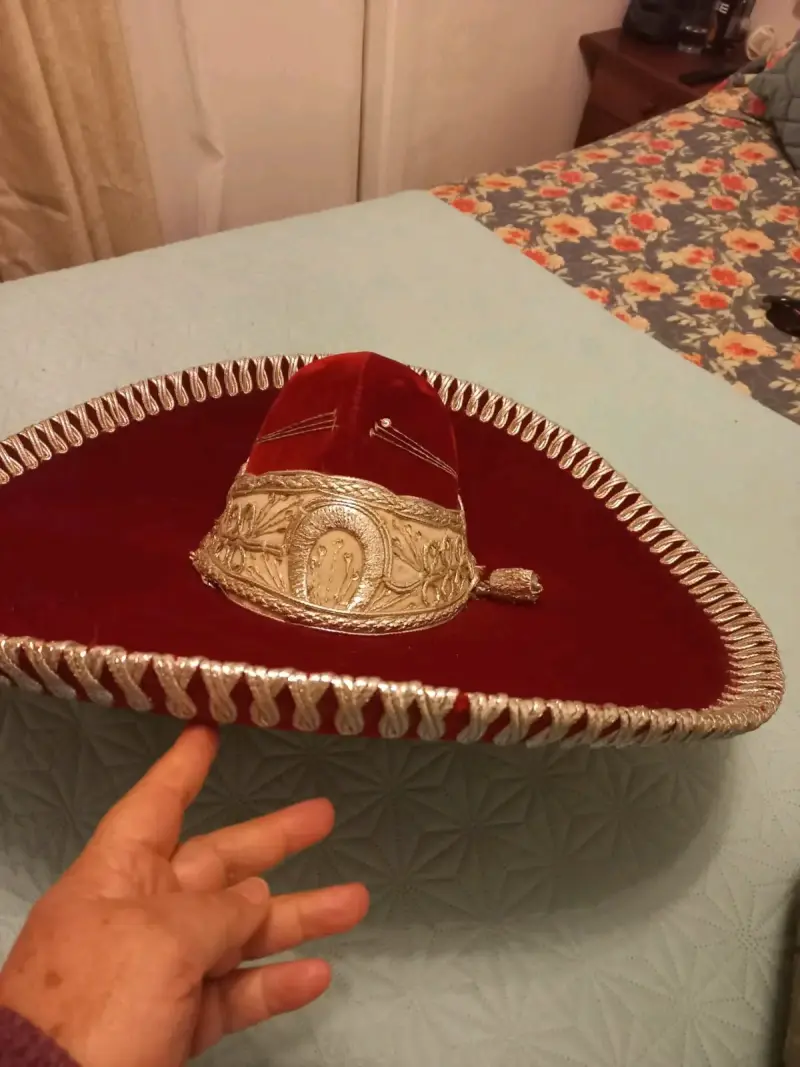 Sombrero charro mexicano rojo y dorado - 2