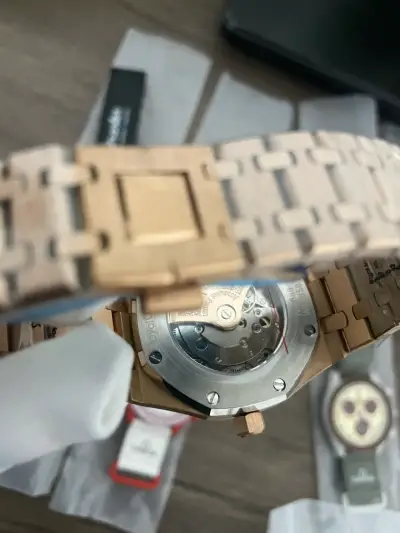 Reloj Audemars Piguet automático dorado - miniatura 4