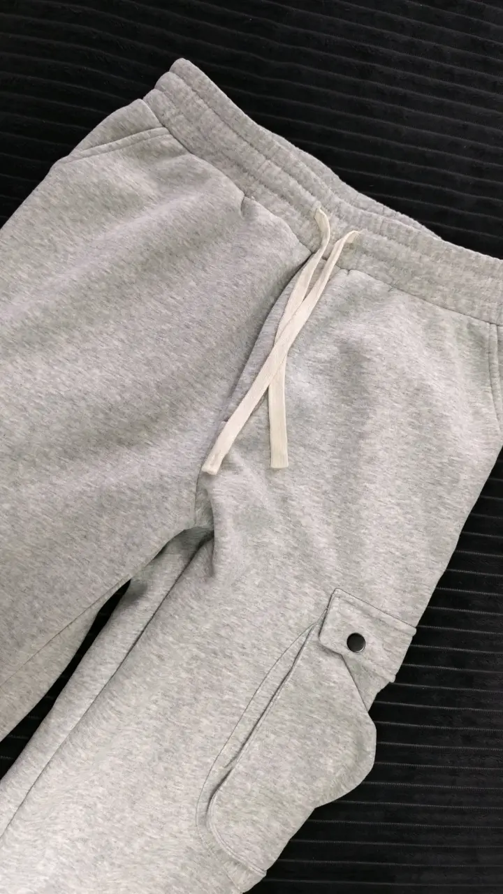 Pantalones cargo grises con bolsillos talla L - 2