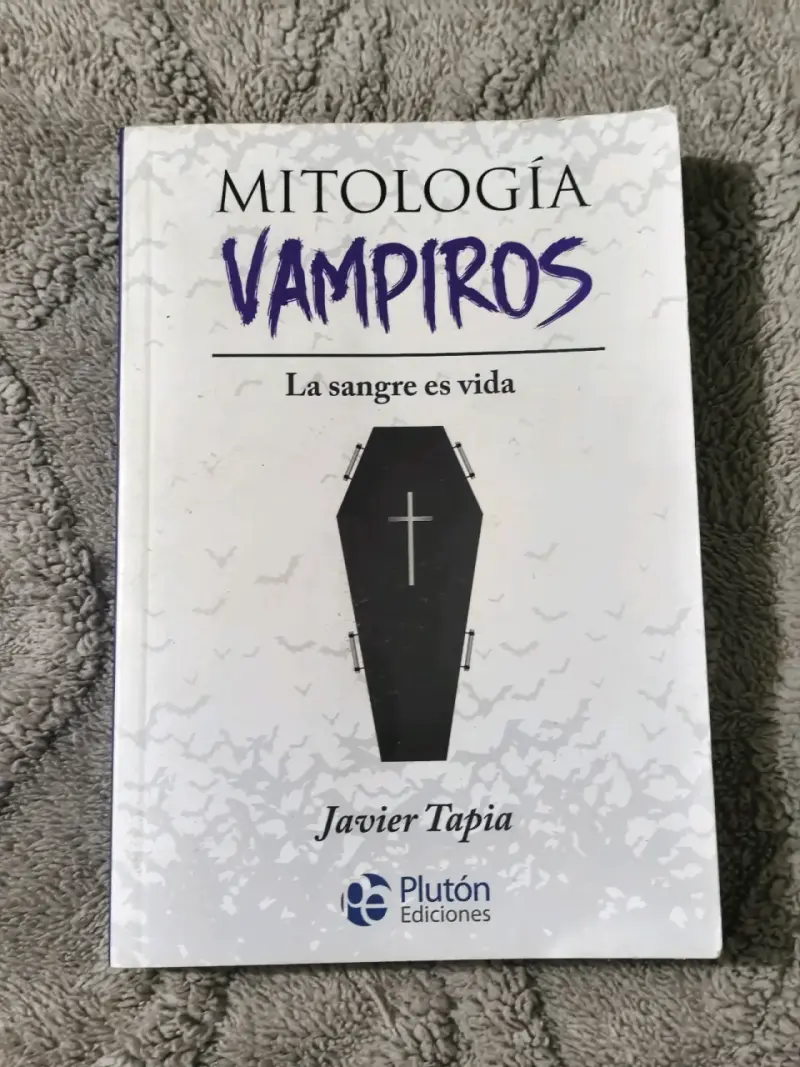 Libro 'Mitología Vampiros' - 1