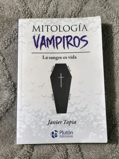 Libro 'Mitología Vampiros' - miniatura 1