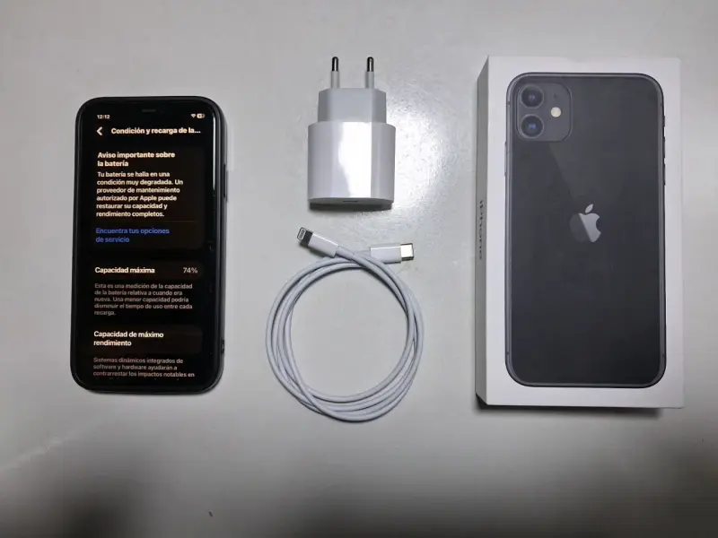 iPhone 11 con cargador y caja original - 3