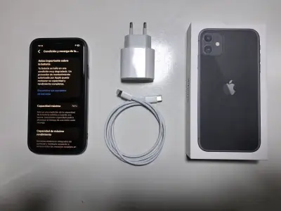 iPhone 11 con cargador y caja original - miniatura 3