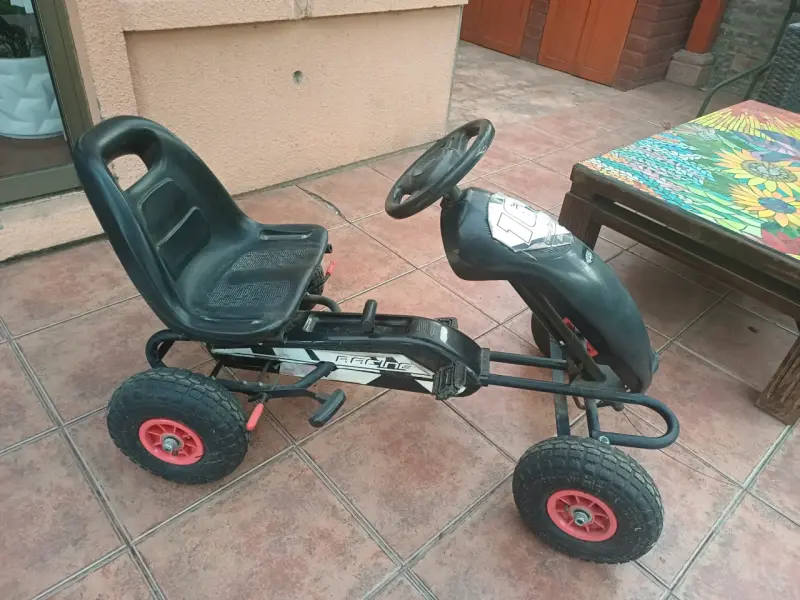 Kart a pedales infantil negro Racing Star - 2