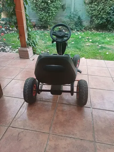 Kart a pedales infantil negro Racing Star - miniatura 3