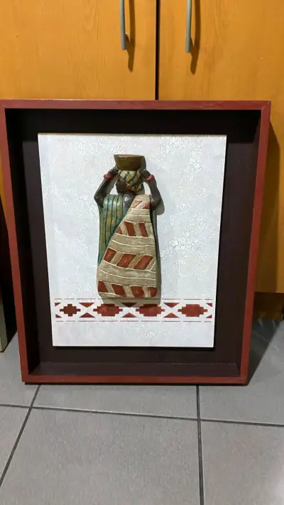 Cuadro decorativo con figura en relieve - miniatura 2