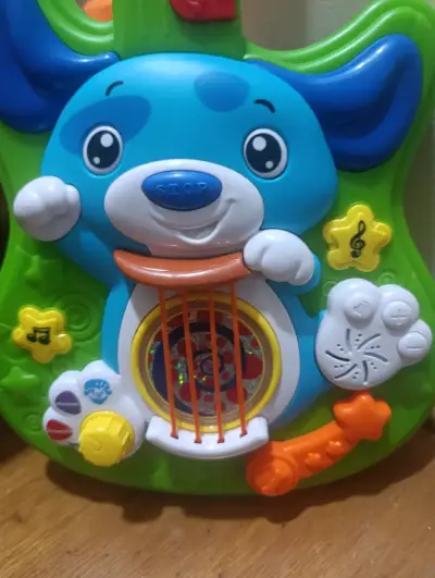 Guitarra de juguete interactiva para niños - miniatura 4