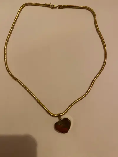 Collar dorado de corazón - miniatura 2