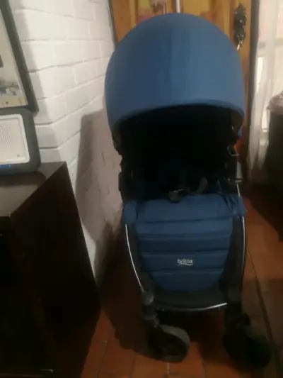 Coche de bebé Britax azul plegable - miniatura 1