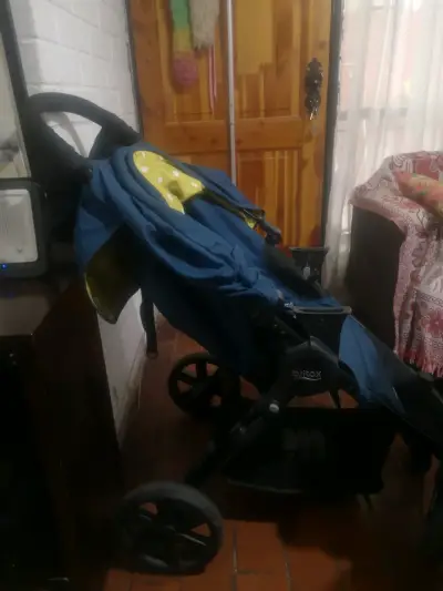 Coche de bebé Britax azul plegable - miniatura 3