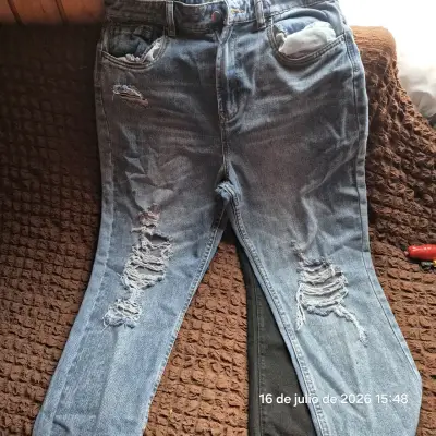 Botines negros de cuero con textura y tachas - miniatura 6