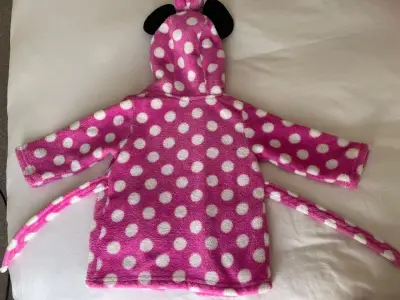 Bata infantil con capucha Minnie Mouse - miniatura 1