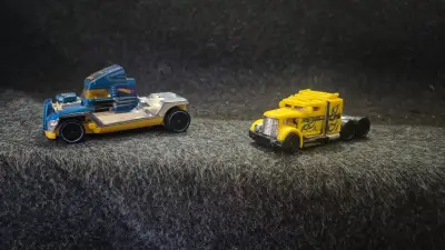 Set de autos de juguete coleccionables - miniatura 3