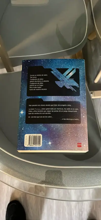 Libro 'Tan Cerca' de Beth Revis - miniatura 2