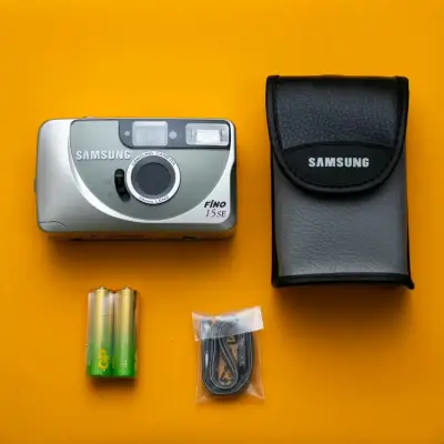 Cámara Samsung Fino 15SE con estuche NUEVA - miniatura 1