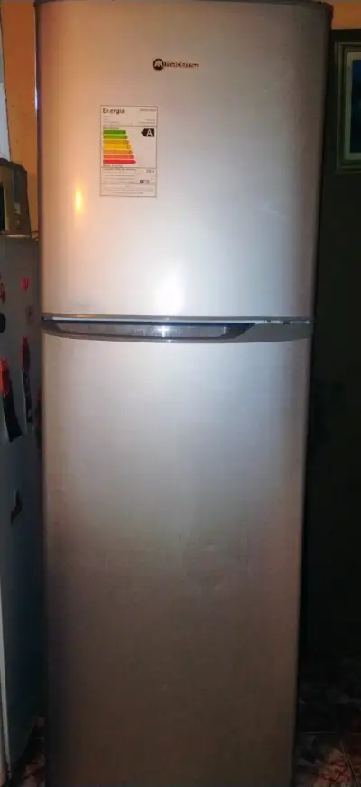 Refrigerador Mademsa de dos puertas - miniatura 1